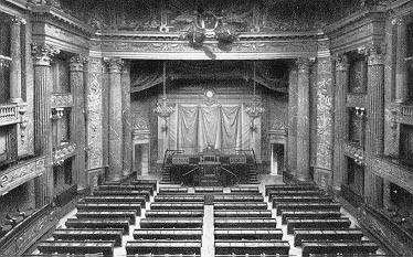 Salle des séances du sénat dans le palais de Versailles (Théâtre Louis XV, construit par Gabriel)