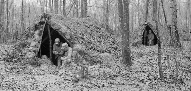 ECPAD - SPA 2 V 121 - Florent, Marne, campement dans les bois au sud-ouest de Florent - 04/12/1915 - Bilowski, Henri