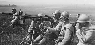 ECPAD - SPA 19 BO 1085 - Arcis-le-Ponsard, mitrailleurs éxecutant un feu avec l'appareil Tissot contre les gaz. - 08/08/1917 - Boulay, Maurice