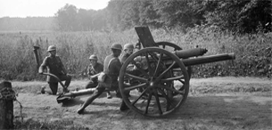 ECPAD - SPA 31 D 2452 - Près de Saint-Léger-aux-Bois, Oise, pièce d'artillerie anglaise en batterie. - 02/08/1916 - Brissy, Edouard