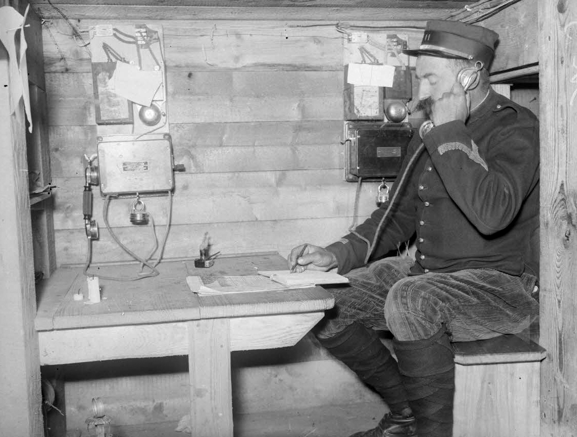 ECPAD - SPA 14 M 180 - Le téléphone de la batterie de Thorigny-sur-Marne. - 16/08/1915 - Moreau, Albert