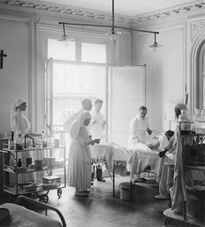 ECPAD - SPA 297 M 5234 - Paris, hôpital franco-brésilien, de la Pompe. Une salle de soins. - 01/06/1918 - Moreau, Albert