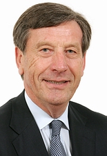 Photo de M. Jean-Paul ÉMORINE, ancien sénateur 